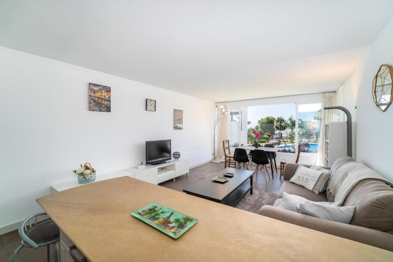 Apartamento Azahara I, 25a Small Cozy With Great Views Located In The Popular Area Of Nueva Andalucia