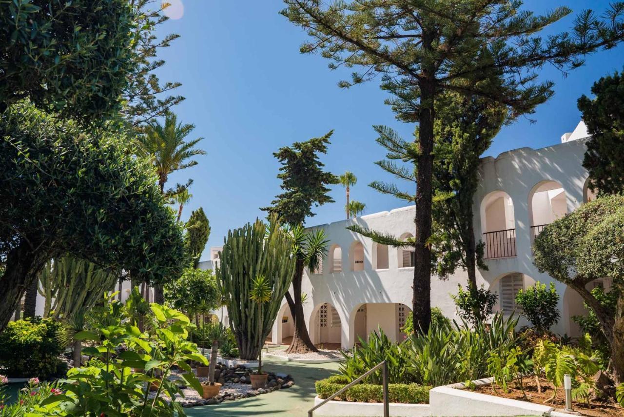 Apartamento Azahara I, 25a Small Cozy With Great Views Located In The Popular Area Of Nueva Andalucia