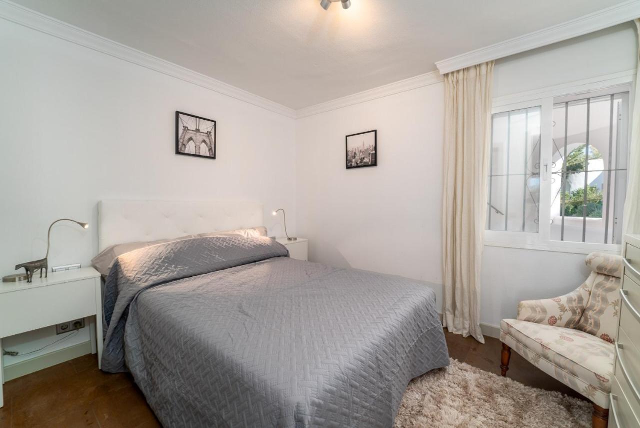 Azahara I, 25a Small Cozy With Great Views Located In The Popular Area Of Nueva Andalucia Apartment