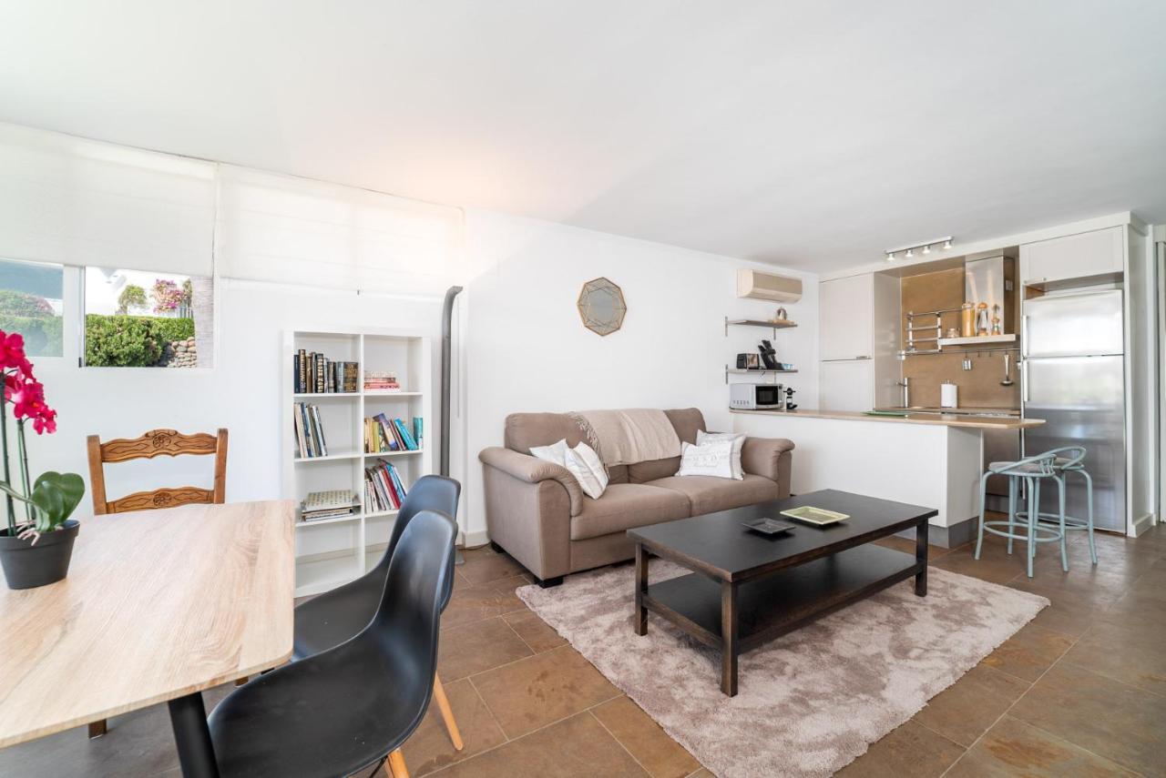 Apartment Azahara I, 25a Small Cozy With Great Views Located In The Popular Area Of Nueva Andalucia
